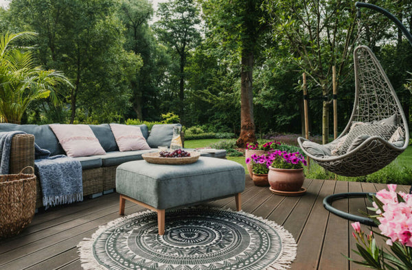 Practical Tips for Styling Outdoor Furniture in a Modern Garden